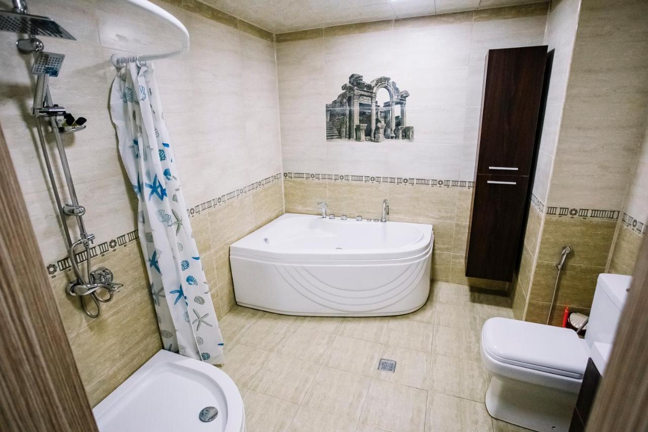 Continent Hotel Baku Bagian luar foto